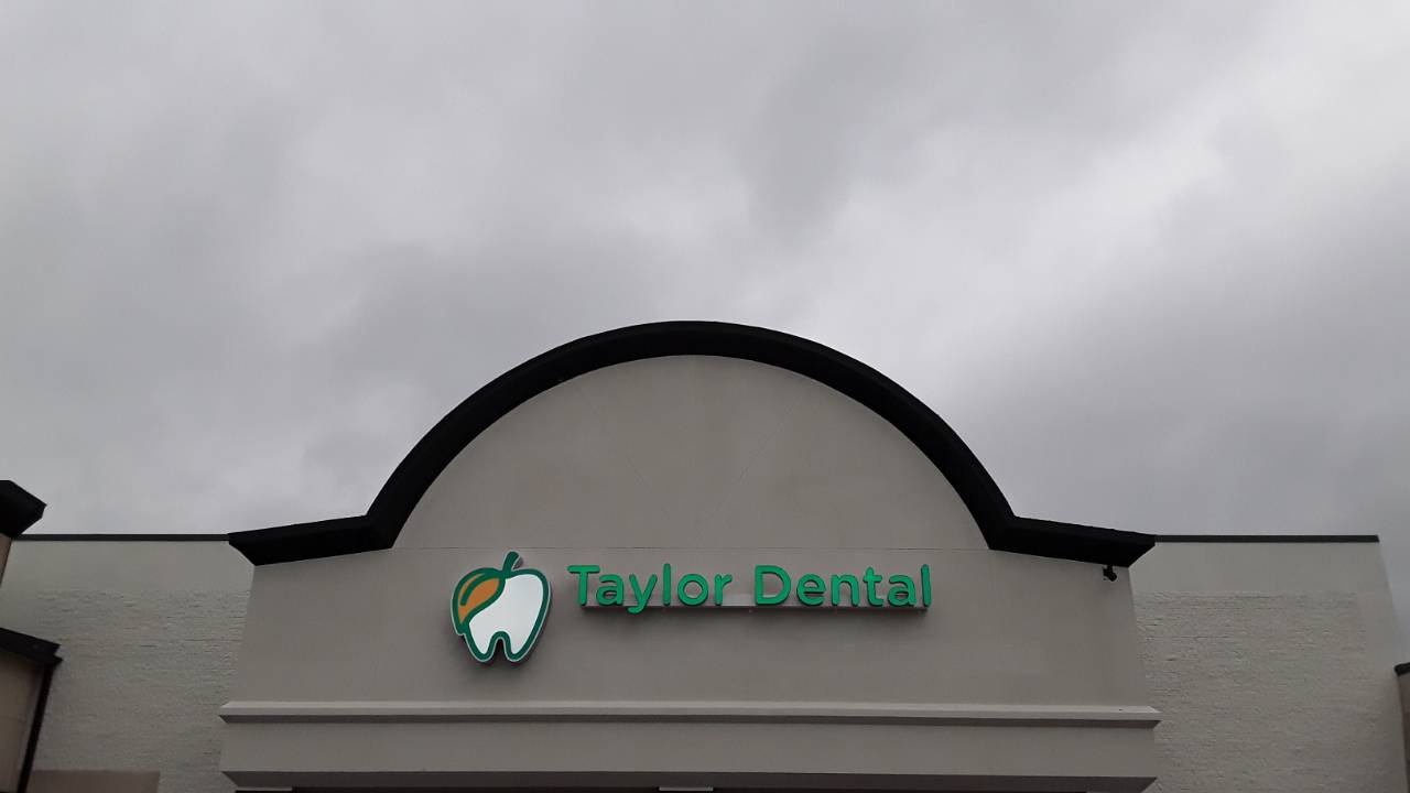 Dentist - Lafayette, LA